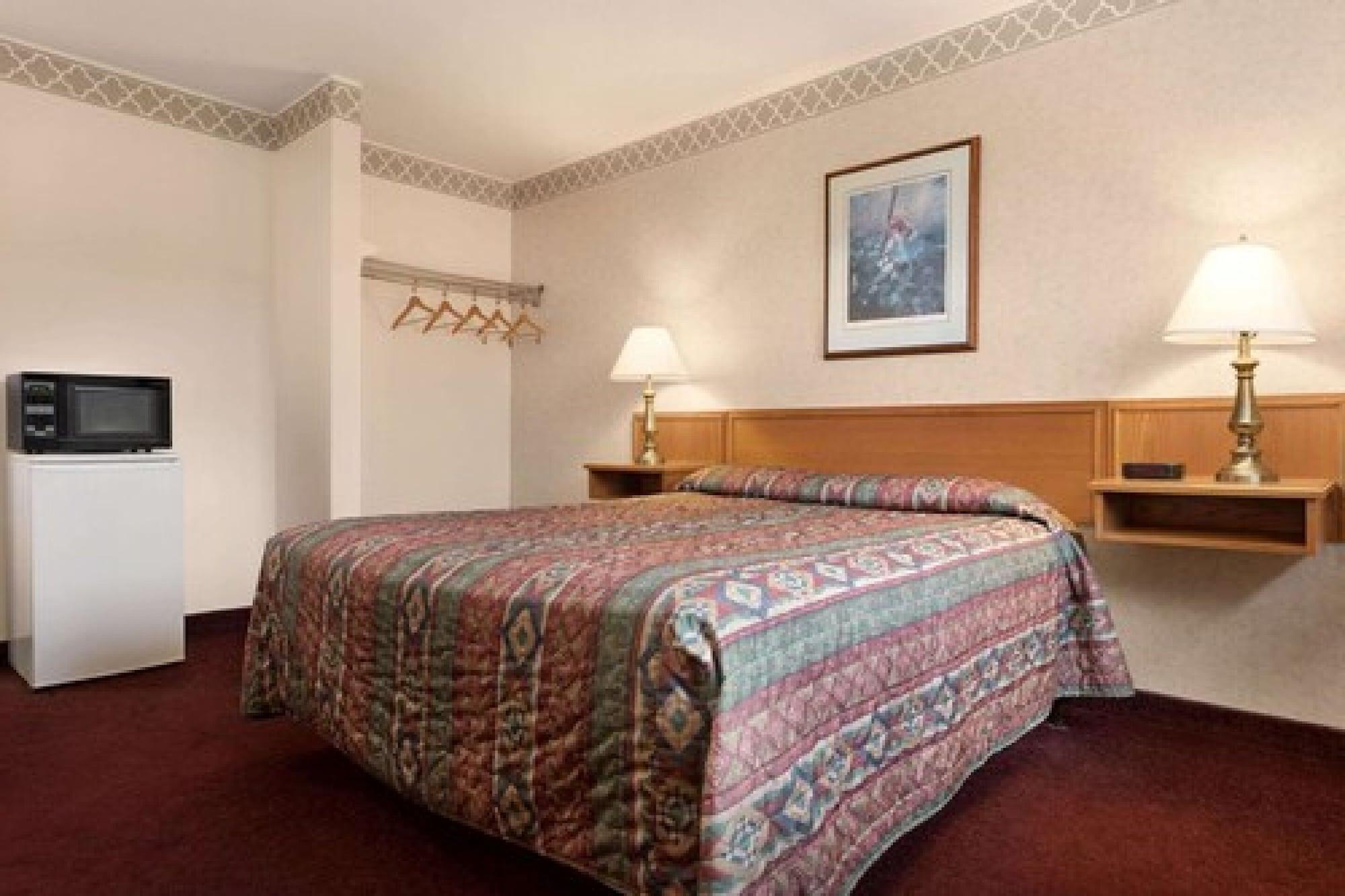 Travelodge By Wyndham Port Elgin Bagian luar foto
