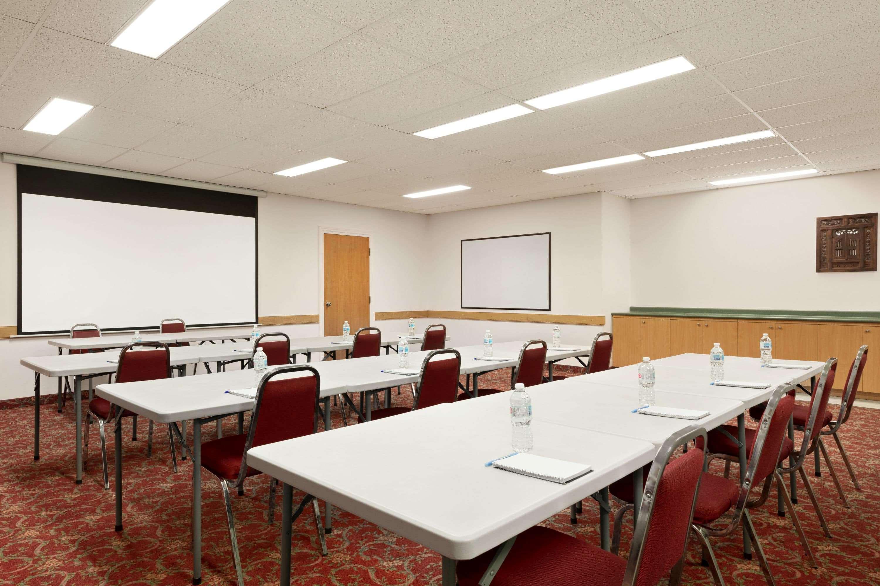 Travelodge By Wyndham Port Elgin Bagian luar foto