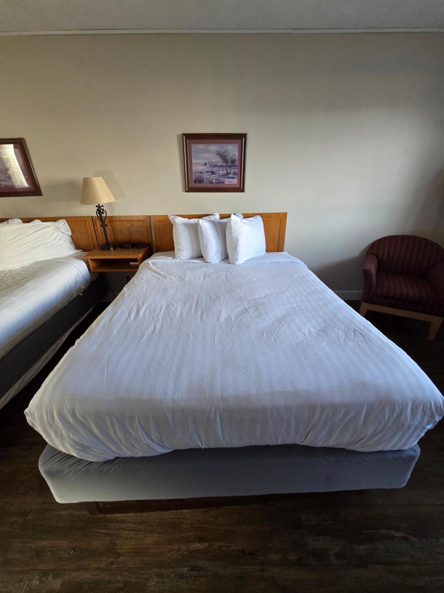 Travelodge By Wyndham Port Elgin Bagian luar foto